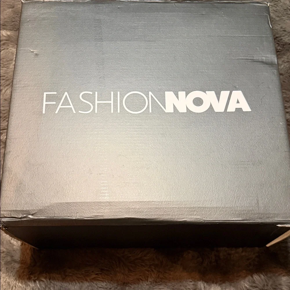 Black Women's braided Buckle Boots - Picture 6 of 7